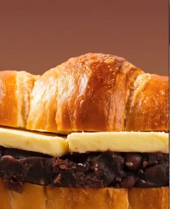 巧克力牛角 · 夹黄油 CHOCO CORNETTO